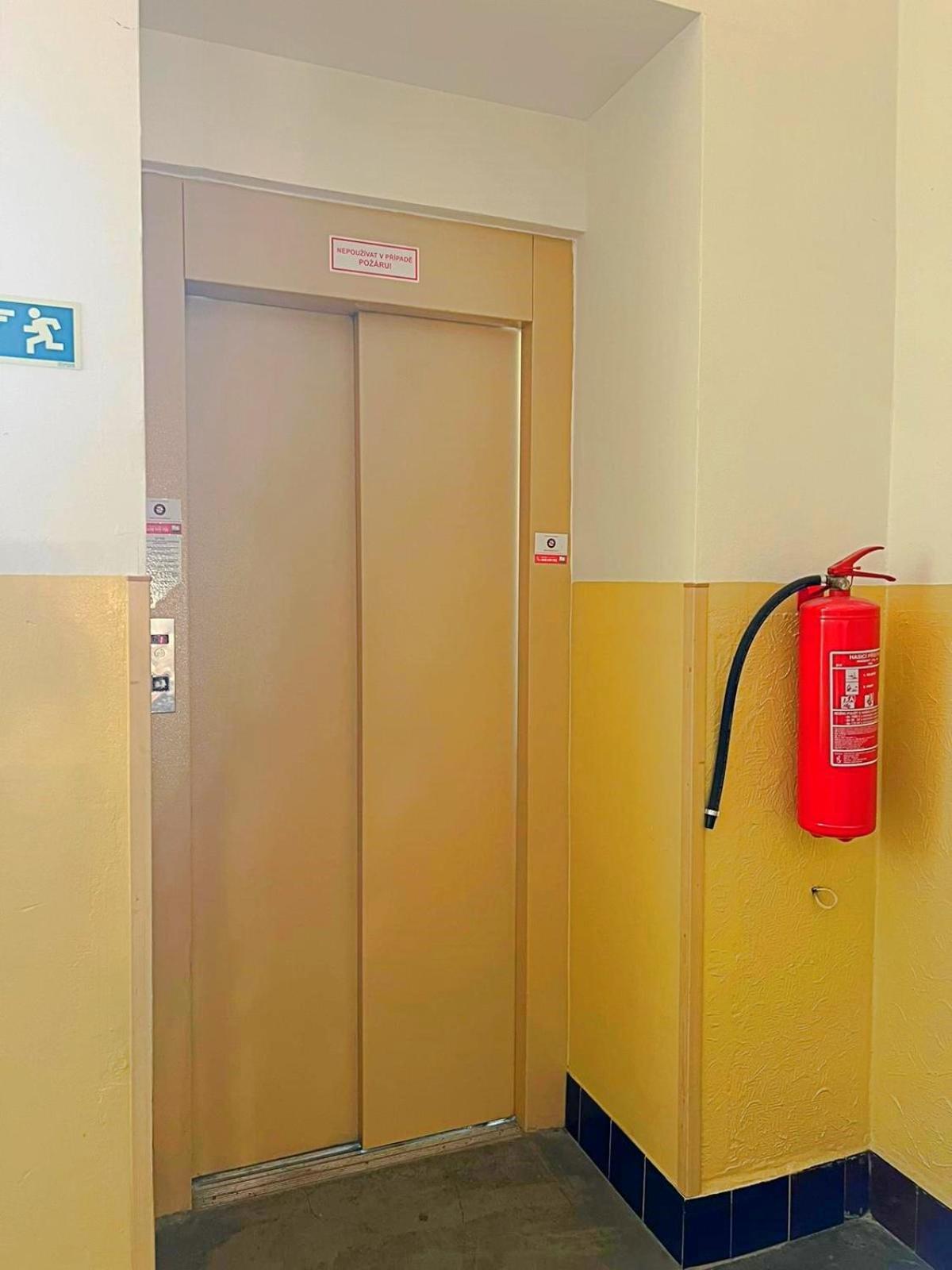 Mezonetovy Apartman V Centru Prague Ngoại thất bức ảnh